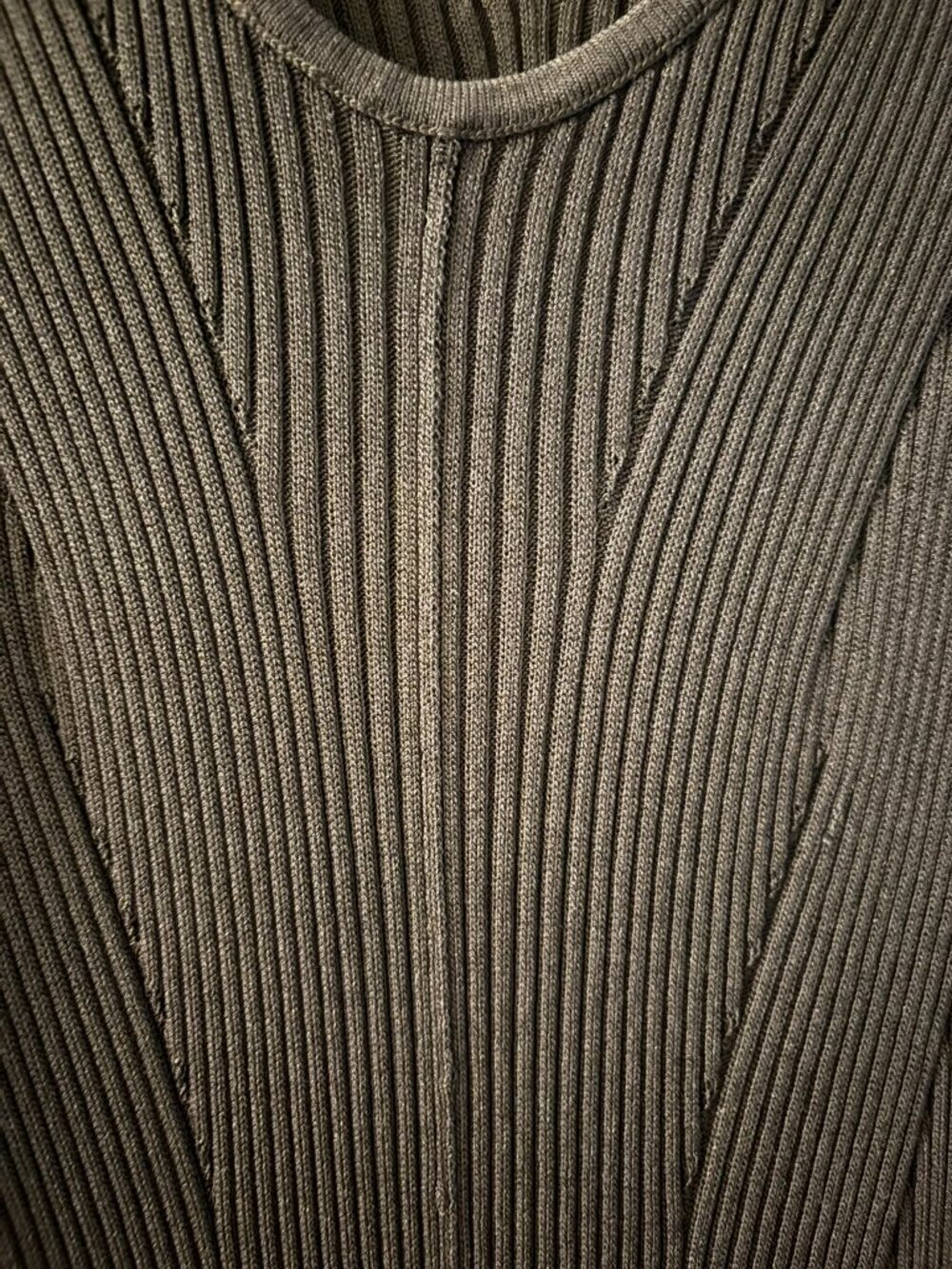 Everlane Ribbed Midi Dress - Picture 3 of 6